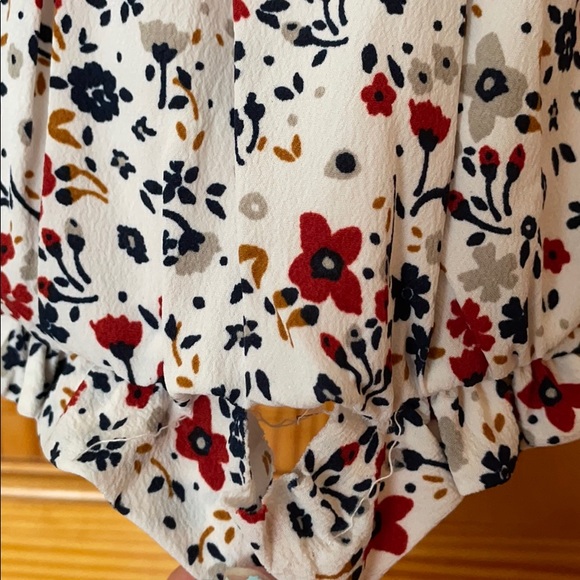 Cropped Flower Shirt - Picture 3 of 4
